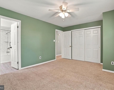 663b Rose Hollow Drive - Photo Thumbnail 21