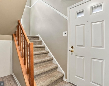 663b Rose Hollow Drive - Photo Thumbnail 1