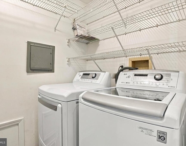 663b Rose Hollow Drive - Photo Thumbnail 16