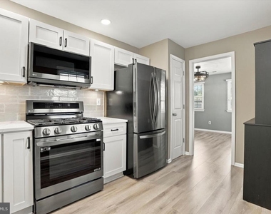 663b Rose Hollow Drive - Photo Thumbnail 13