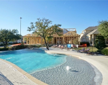 210 Darwins Way - Photo Thumbnail 23