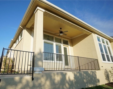 210 Darwins Way - Photo Thumbnail 16