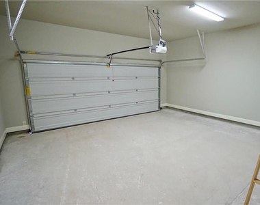 210 Darwins Way - Photo Thumbnail 17