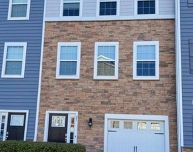 21 Turin Way - Photo Thumbnail 1