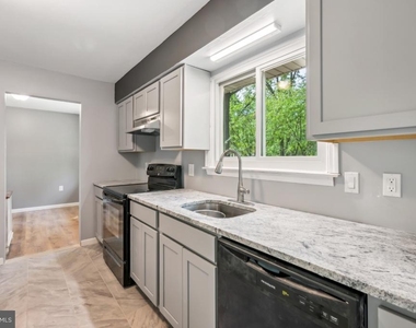 310 N Carolina Trail - Photo Thumbnail 16