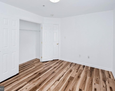 8818 Maple Avenue - Photo Thumbnail 23