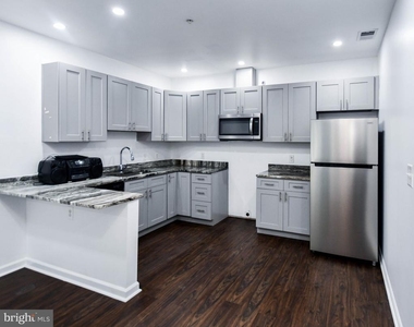 8818 Maple Avenue - Photo Thumbnail 5