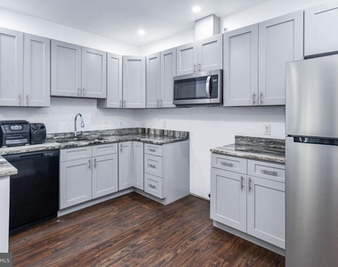 8818 Maple Avenue - Photo Thumbnail 9