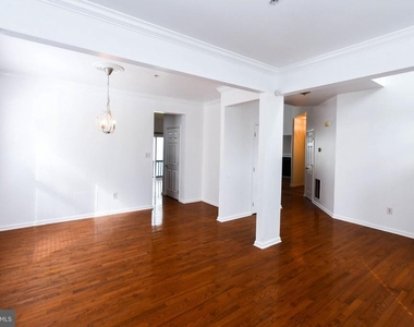 8818 Maple Avenue - Photo Thumbnail 20