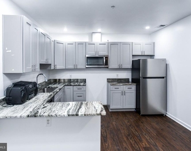 8818 Maple Avenue - Photo Thumbnail 17