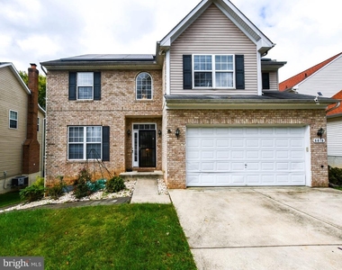 8818 Maple Avenue - Photo Thumbnail 19