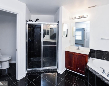 8818 Maple Avenue - Photo Thumbnail 13