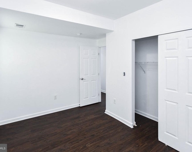 8818 Maple Avenue - Photo Thumbnail 3