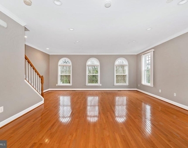 829 Hidden Marsh Street - Photo Thumbnail 13