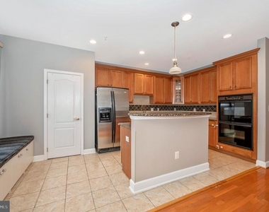 829 Hidden Marsh Street - Photo Thumbnail 24