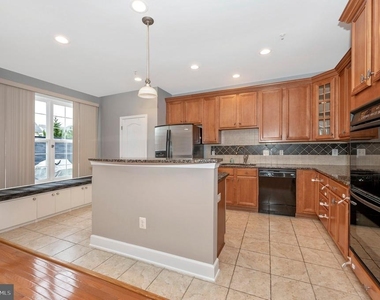 829 Hidden Marsh Street - Photo Thumbnail 22