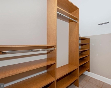829 Hidden Marsh Street - Photo Thumbnail 12