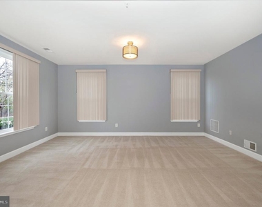 829 Hidden Marsh Street - Photo Thumbnail 5