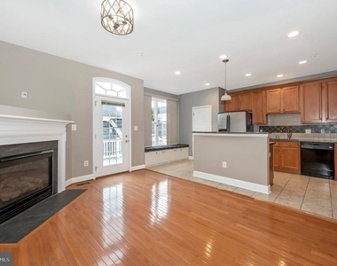 829 Hidden Marsh Street - Photo Thumbnail 21