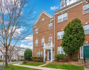 829 Hidden Marsh Street - Photo Thumbnail 46