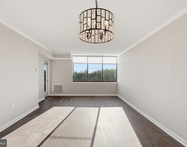 10101 Grosvenor Place - Photo Thumbnail 2