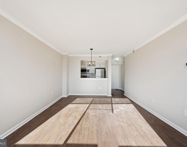 10101 Grosvenor Place - Photo Thumbnail 12