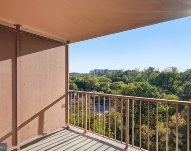 10101 Grosvenor Place - Photo Thumbnail 13