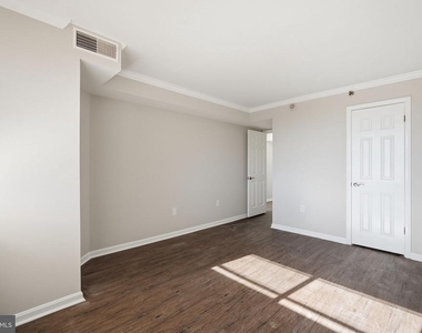 10101 Grosvenor Place - Photo Thumbnail 10