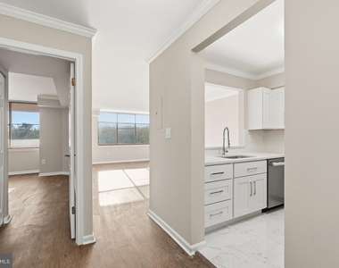 10101 Grosvenor Place - Photo Thumbnail 5