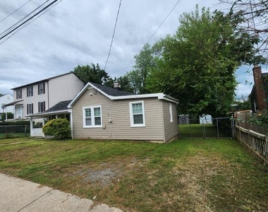 112 James Street - Photo Thumbnail 4