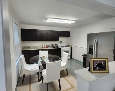 112 James Street - Photo Thumbnail 7