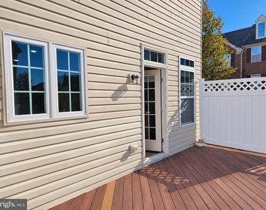 9502 Blast Avenue - Photo Thumbnail 32
