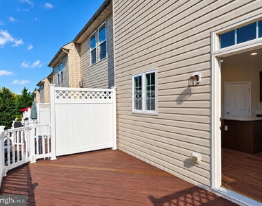 9502 Blast Avenue - Photo Thumbnail 33