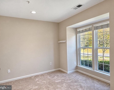 9502 Blast Avenue - Photo Thumbnail 18