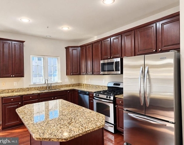 9502 Blast Avenue - Photo Thumbnail 28