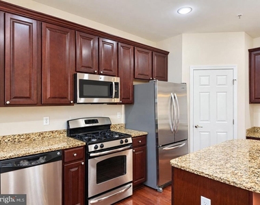 9502 Blast Avenue - Photo Thumbnail 29