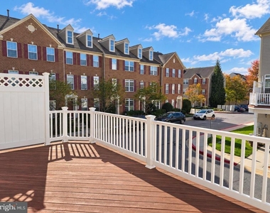 9502 Blast Avenue - Photo Thumbnail 31