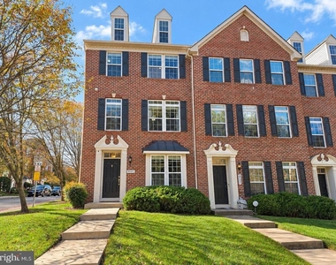 9502 Blast Avenue - Photo Thumbnail 1