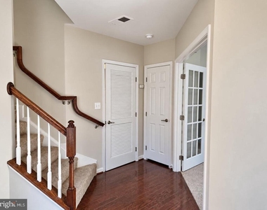 9502 Blast Avenue - Photo Thumbnail 14