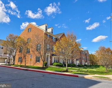 9502 Blast Avenue - Photo Thumbnail 3