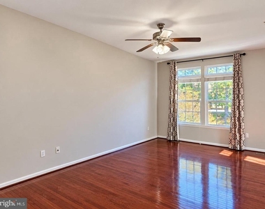 9502 Blast Avenue - Photo Thumbnail 34