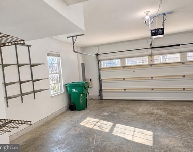 9502 Blast Avenue - Photo Thumbnail 9
