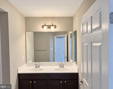 9502 Blast Avenue - Photo Thumbnail 42