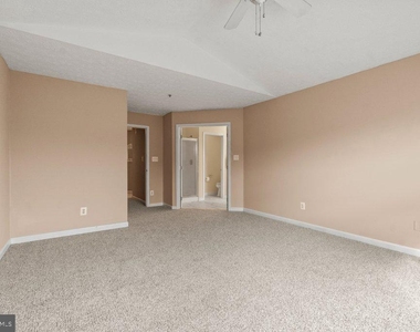 225 Woodland Green Way - Photo Thumbnail 34