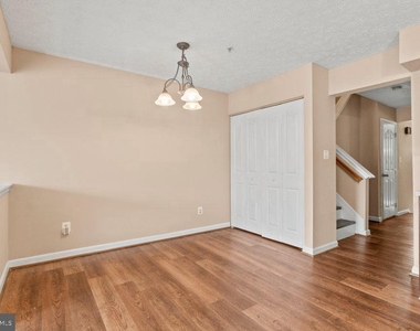 225 Woodland Green Way - Photo Thumbnail 16