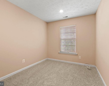 225 Woodland Green Way - Photo Thumbnail 26