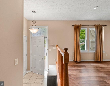 225 Woodland Green Way - Photo Thumbnail 9