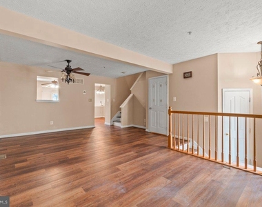 225 Woodland Green Way - Photo Thumbnail 13