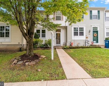 225 Woodland Green Way - Photo Thumbnail 8