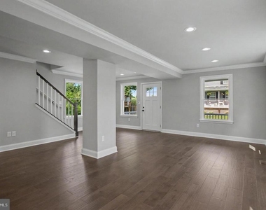 7501 Riddle Avenue - Photo Thumbnail 11